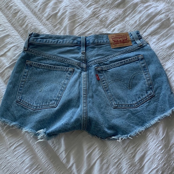 Levis 501 high-waisted shorts - Picture 2 of 2